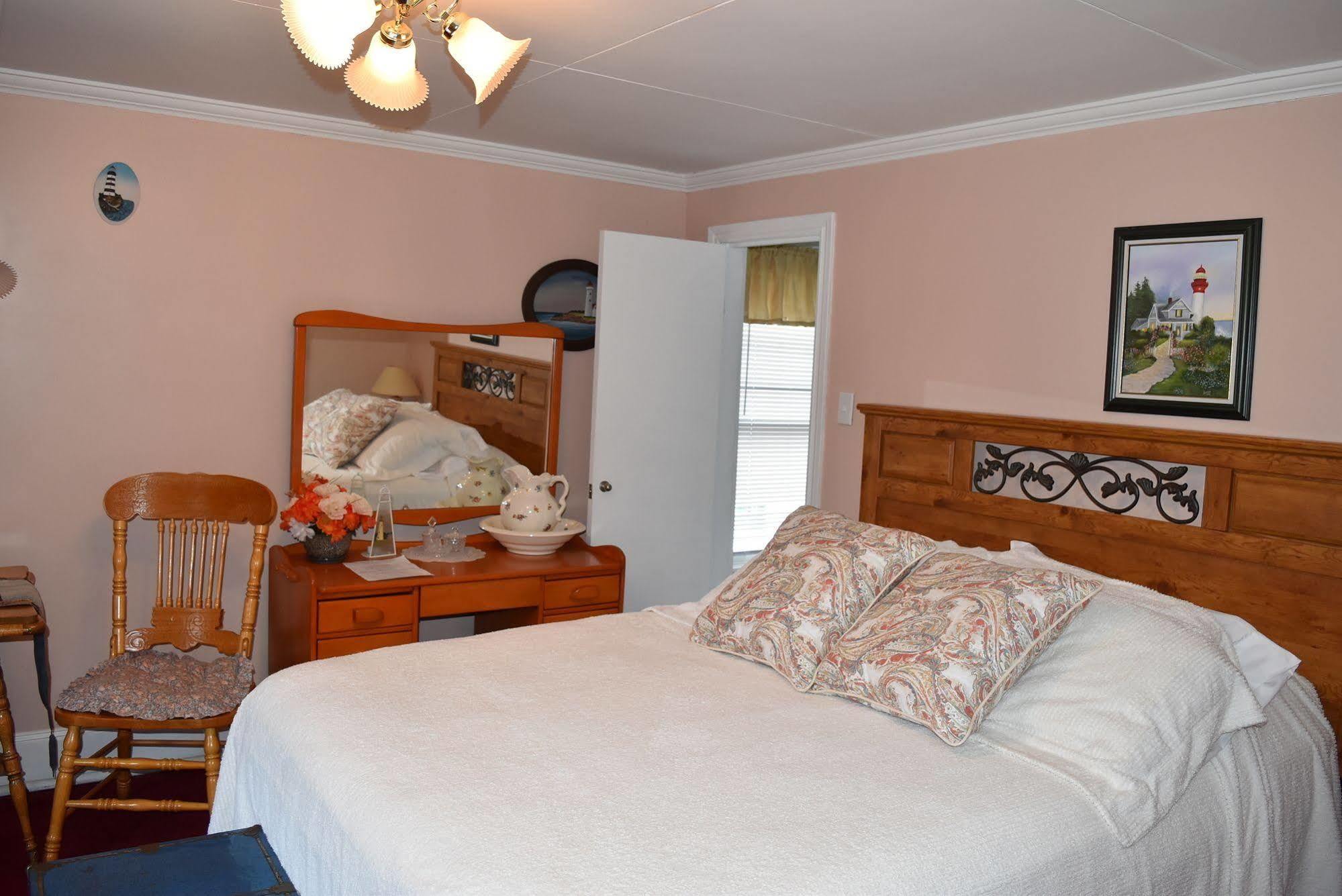 The Spaniards Room Heritage Home Spaniards Bay Exterior photo